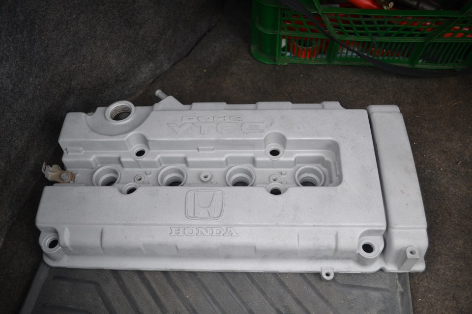 кришка клапанів В16 1