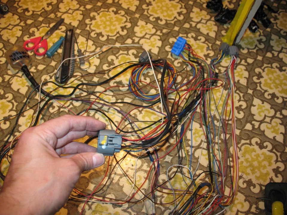 2011-11 - SWAP - Електропроводка та Сигналізація 5