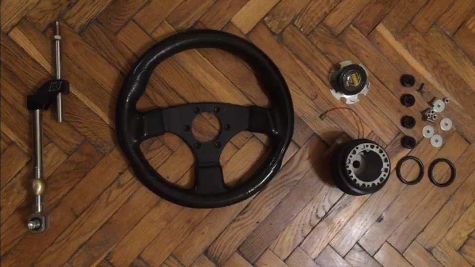 Руль Raid HP, радіатор Mishimoto, глушник SAAB 9000 та інше 1
