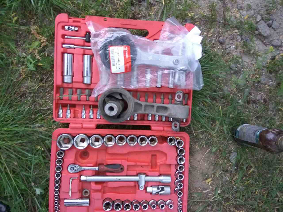 Заміна нижньої подушки двигуна 50890SMGE04 1