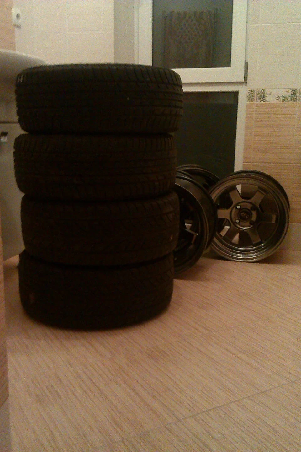 Rota Grid-V + 195/45 R15