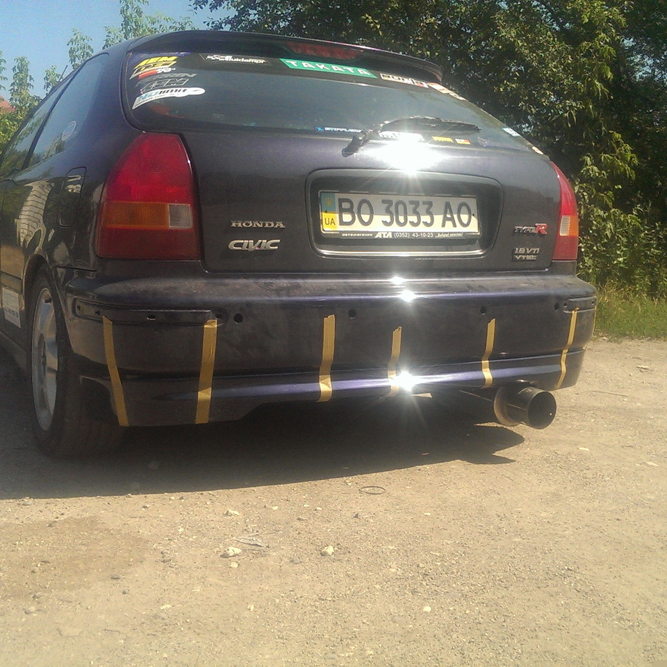 Встановив зядню Губу Type R Style 1