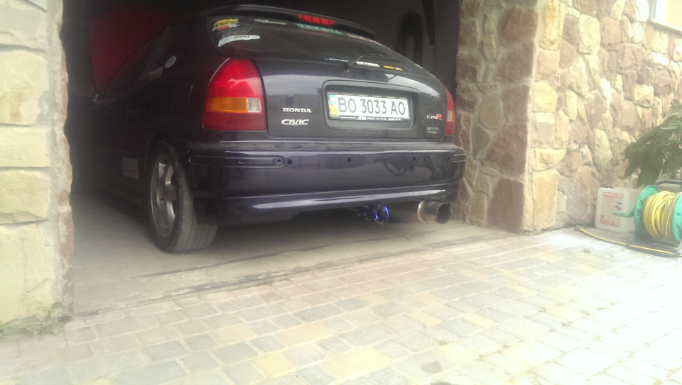 Встановив зядню Губу Type R Style 3