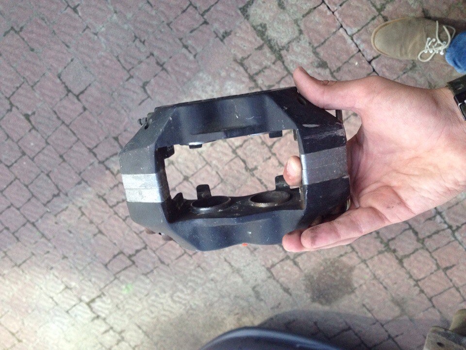 Піст про гальма. Wilwood Dynalite 4 pistons 4