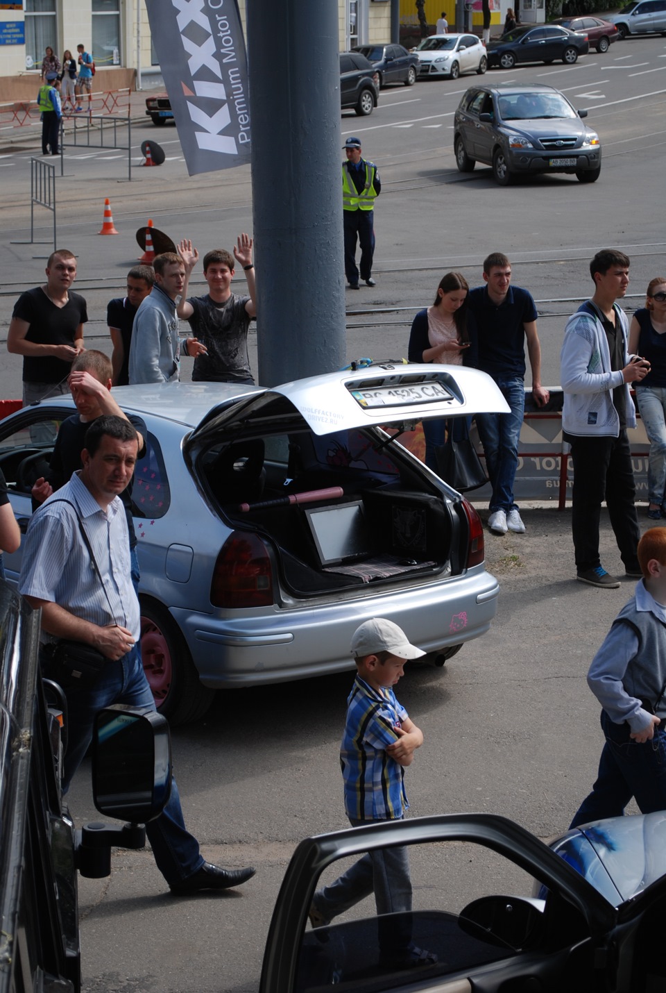 Авто виставка та підготовка до Дня Європи 1
