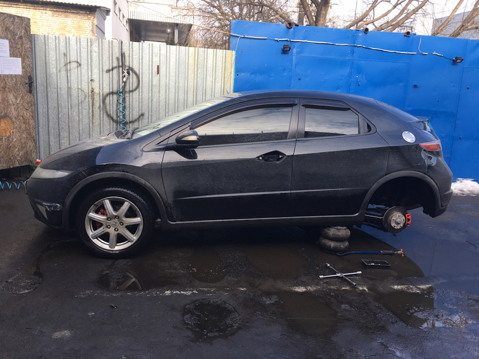Honda Civic 5d 8 gen: Запахло навесні 2