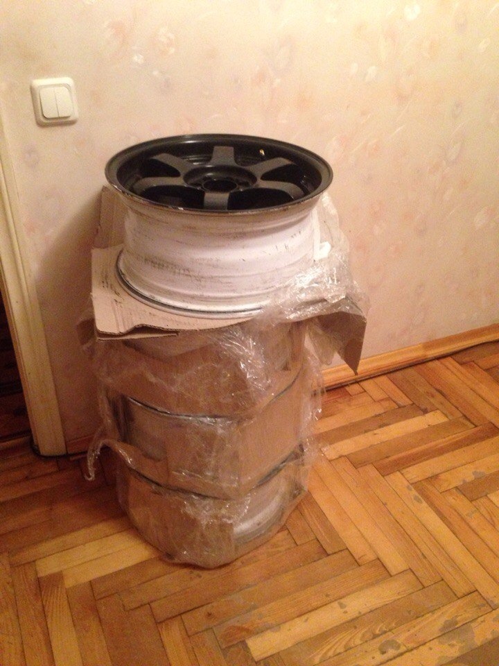Це Диски, вони житимуть з нами) 3