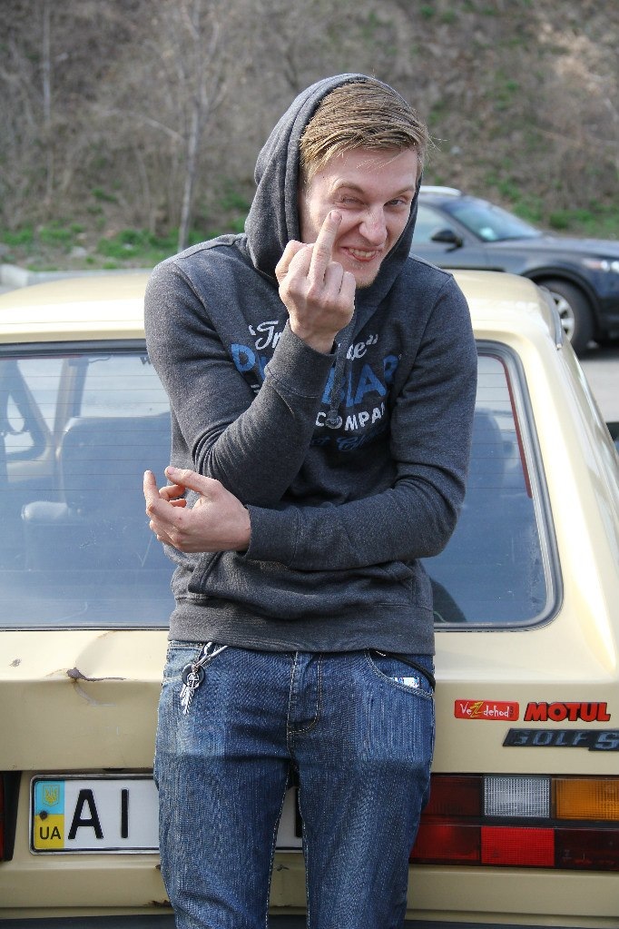 Низький клуб 3