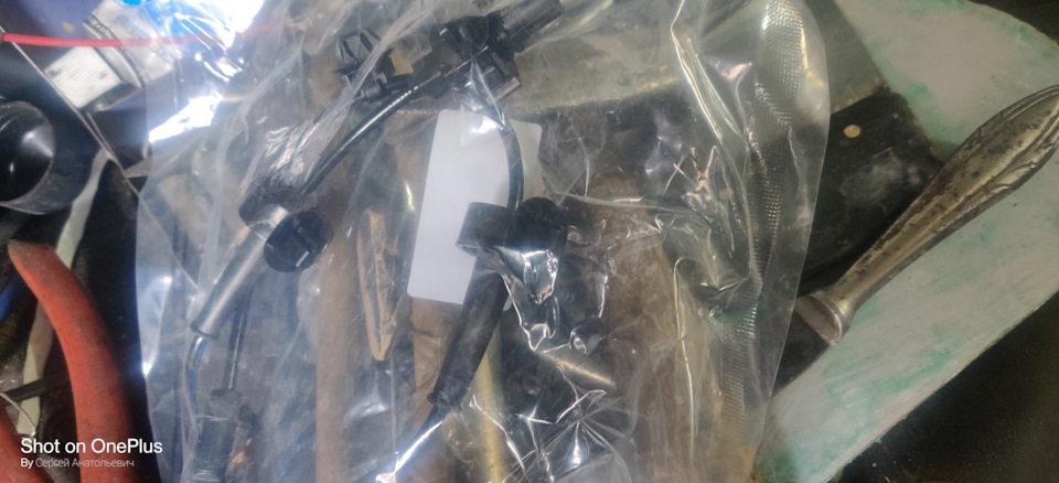 Заміна заднього лівого датчика ABS 1