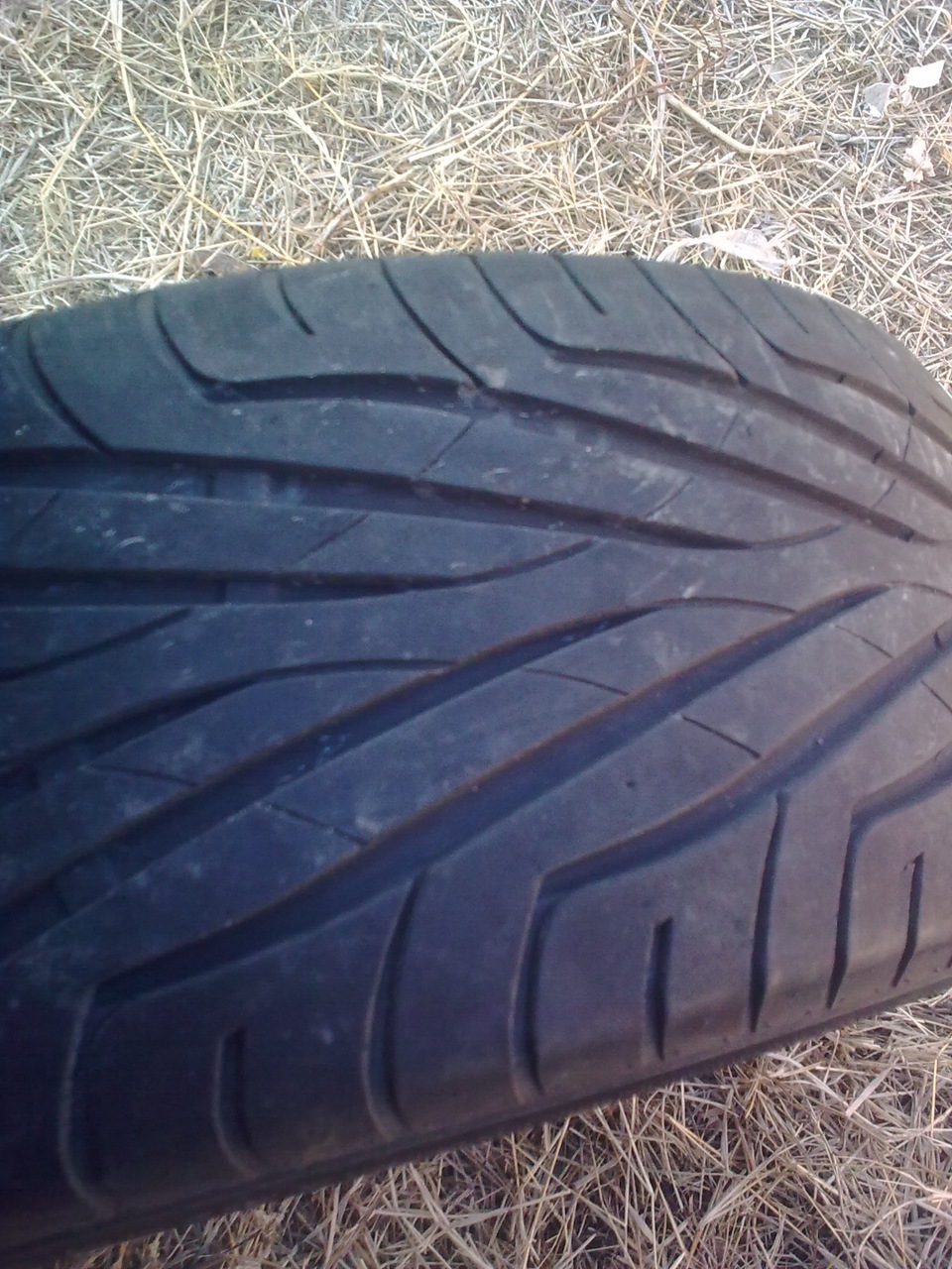 продам резю Maxxis MA-Z1 Victra 205/55 R16 4