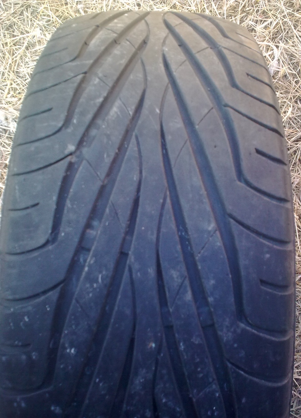продам резю Maxxis MA-Z1 Victra 205/55 R16 1