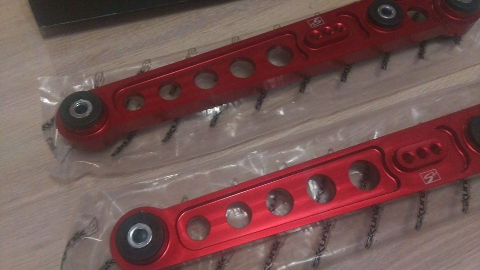 Задні важелі Skunk2 Red Style. 4