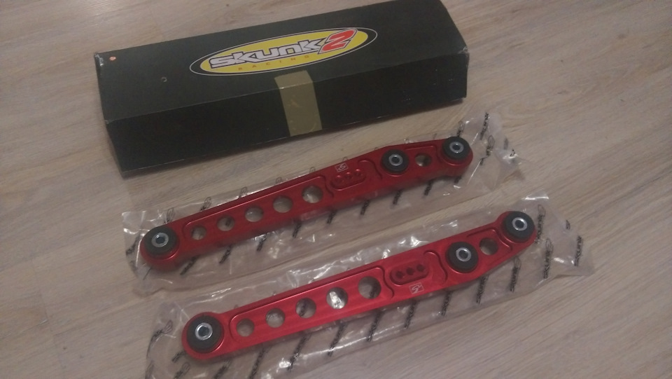 Задні важелі Skunk2 Red Style. 1