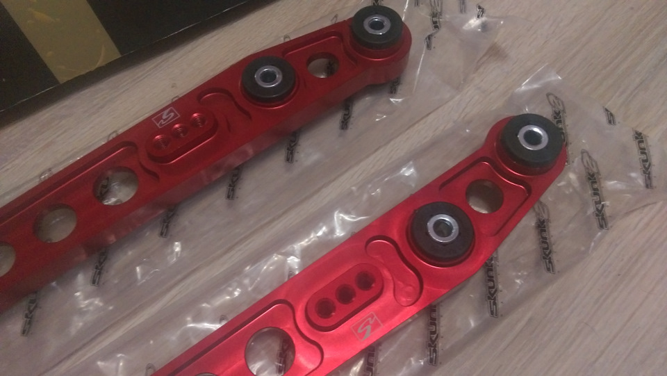 Задні важелі Skunk2 Red Style. 3