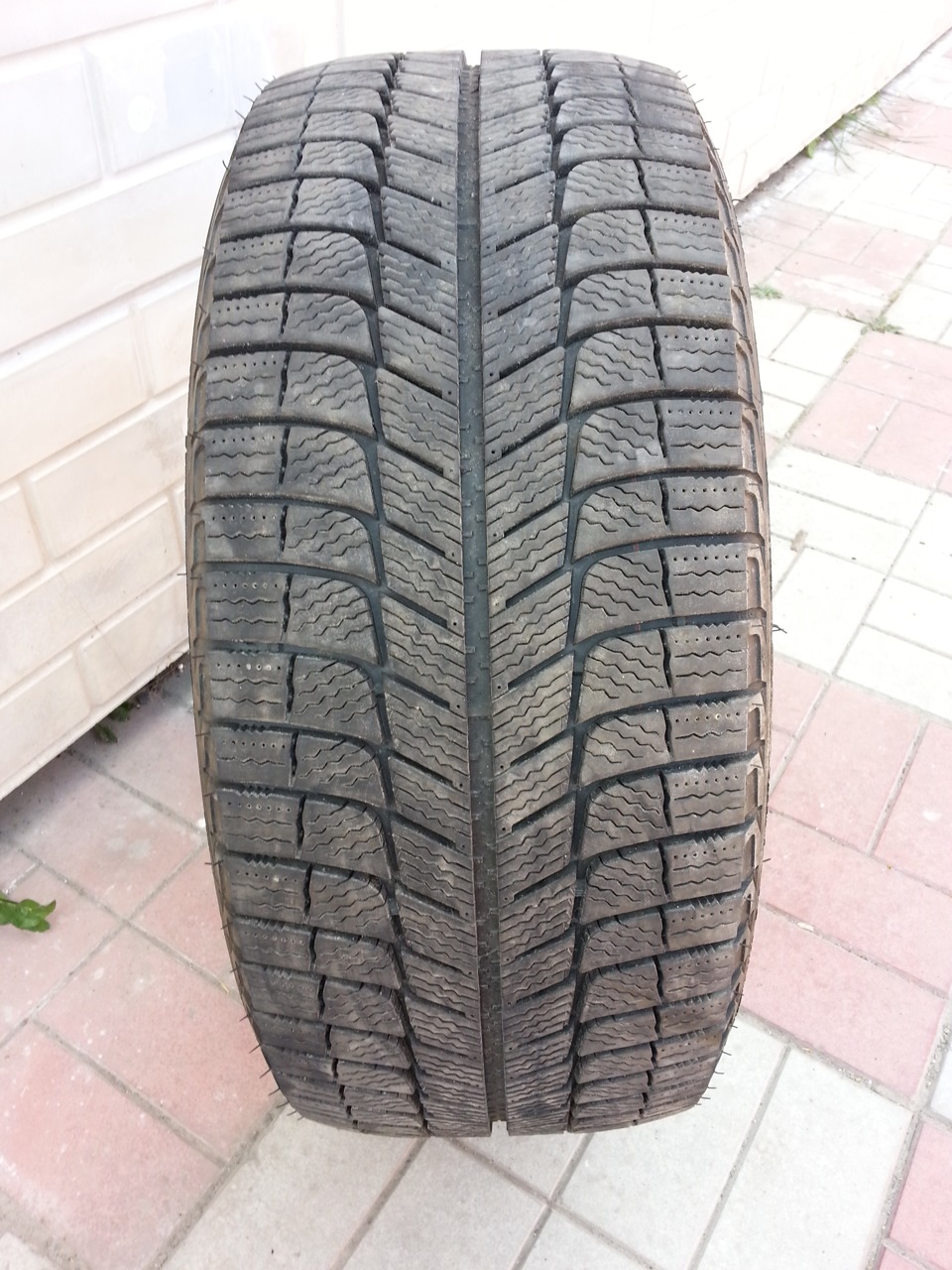 продам ведмедика 225/40 R18 2