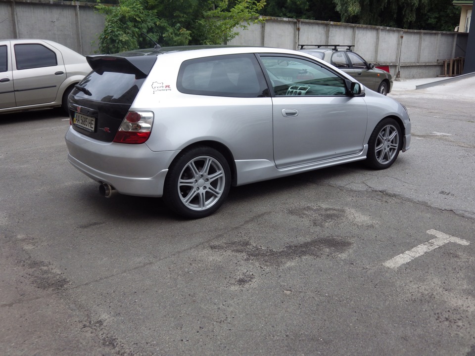 Поставив випуск Tanabe Racing Super Medalion exhaust 3