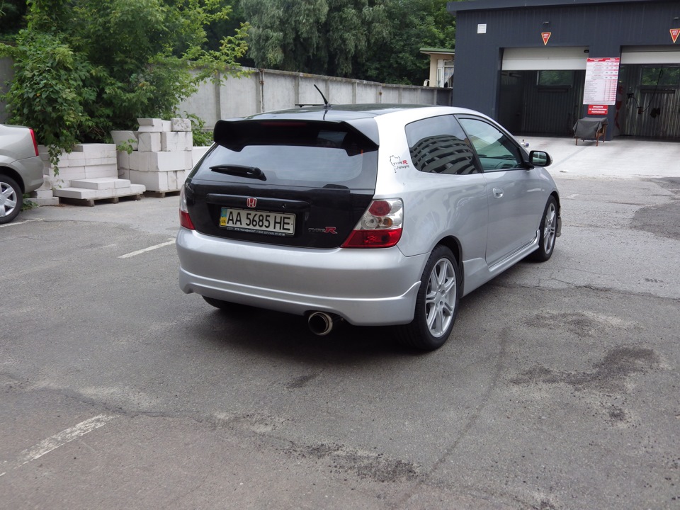 Поставив випуск Tanabe Racing Super Medalion exhaust 2