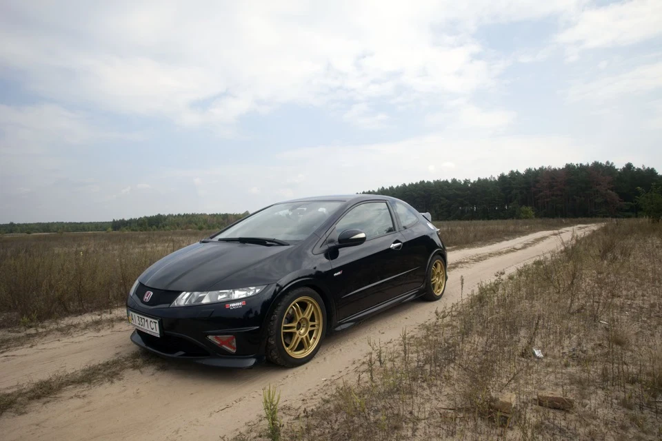 Продаю Type R. На цей раз остаточно.
