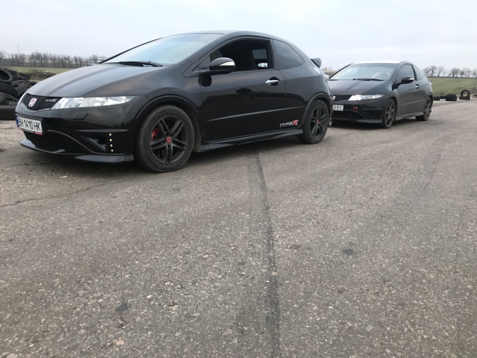 honda civic type R (my) vs honda civic type R compressor 300 hp 1