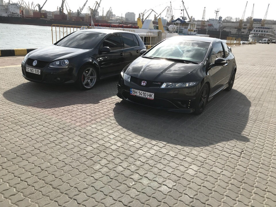 honda civic type R (my) vs Vw Golf GTI stage2 1