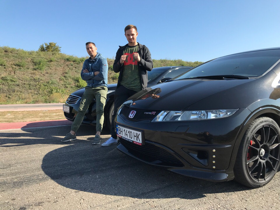 Honda civic type r проти Infinity g37s coupe (Millenium) 1