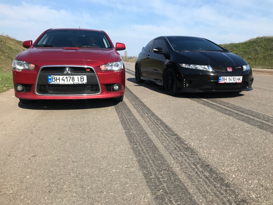 Honda civic type R vs Lancer X Ralliart(280hp+) 1