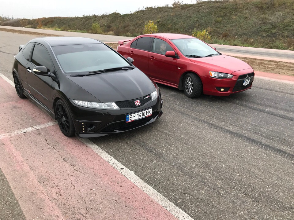 honda civic type R vs mitsubishi lancer X turbo 330h.p 1