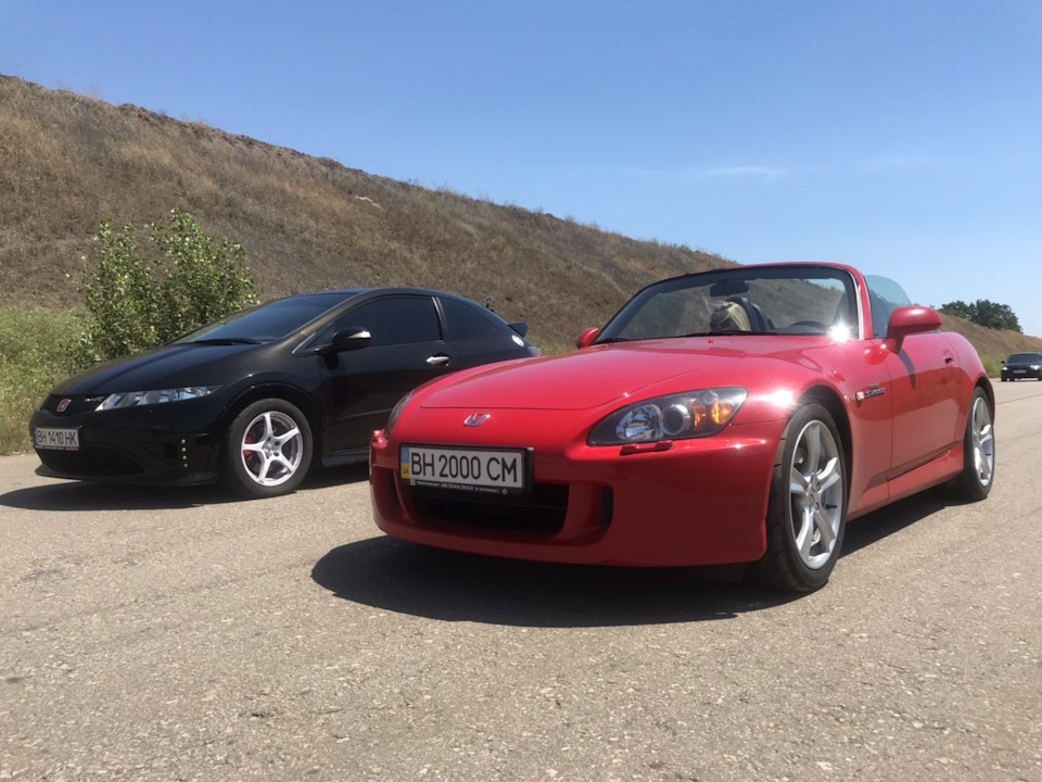 honda S2000 vs Honda civic Type R (my) 1