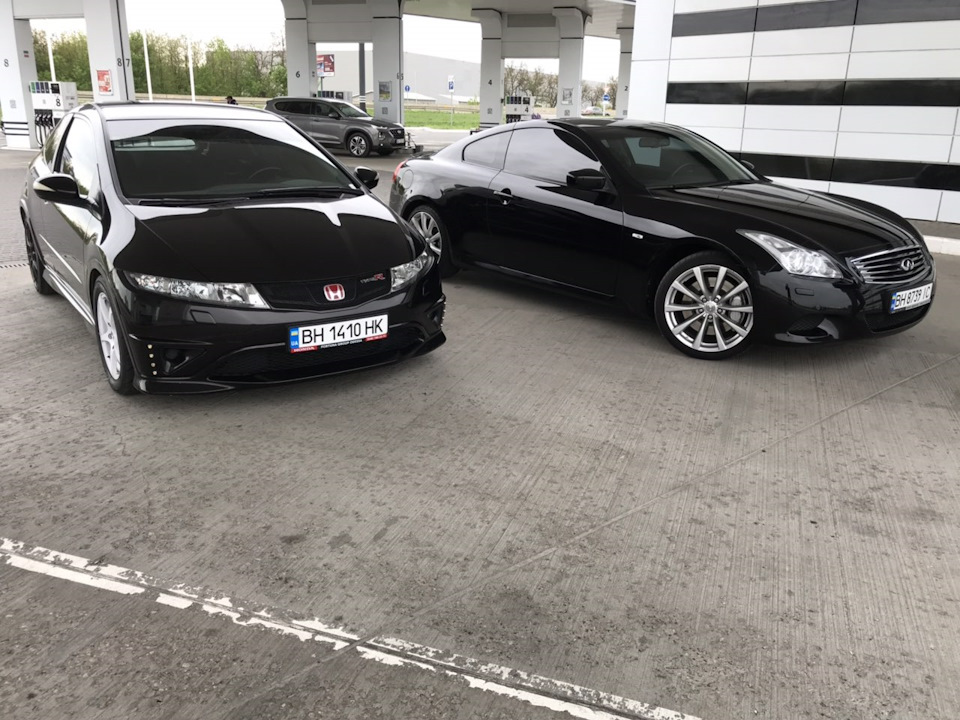 Millenium ( infinity g37s) vs (Момент моменту honda civic type R) 1
