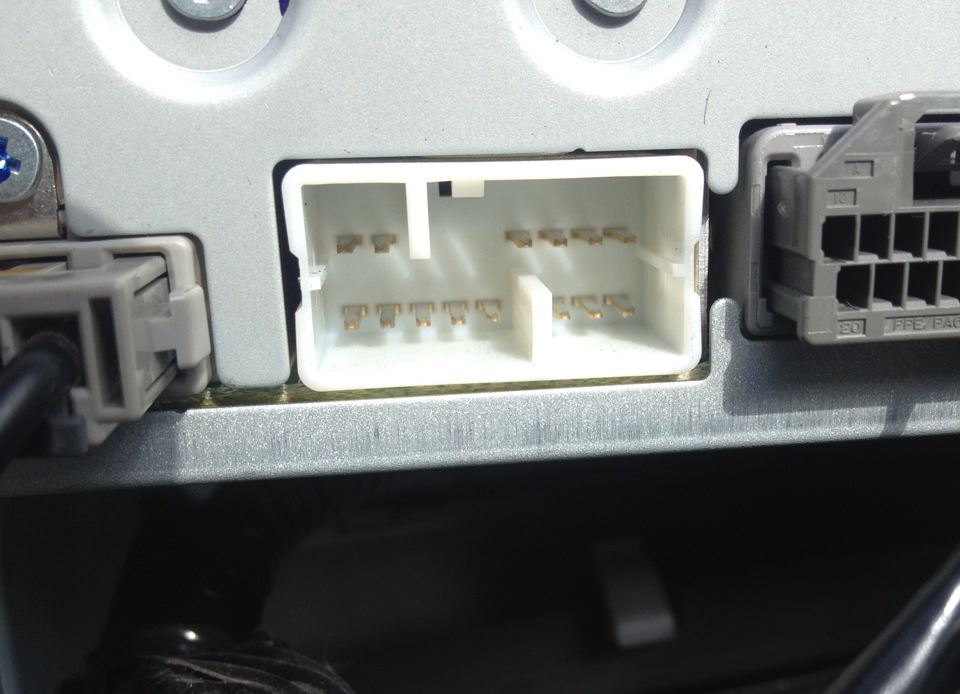 Спроба встановлення USB в штатну магнітолу... FAIL. 2