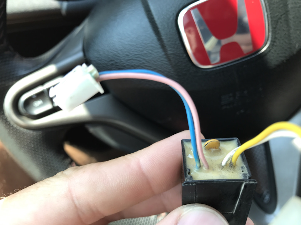 Повільно і не до кінця складаються дзеркала на Civic. Ремонт дзеркал 3