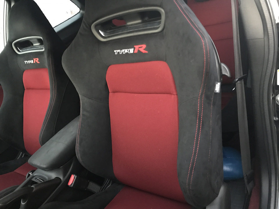 Заміна обшивки сидіння Honda civic type R 3