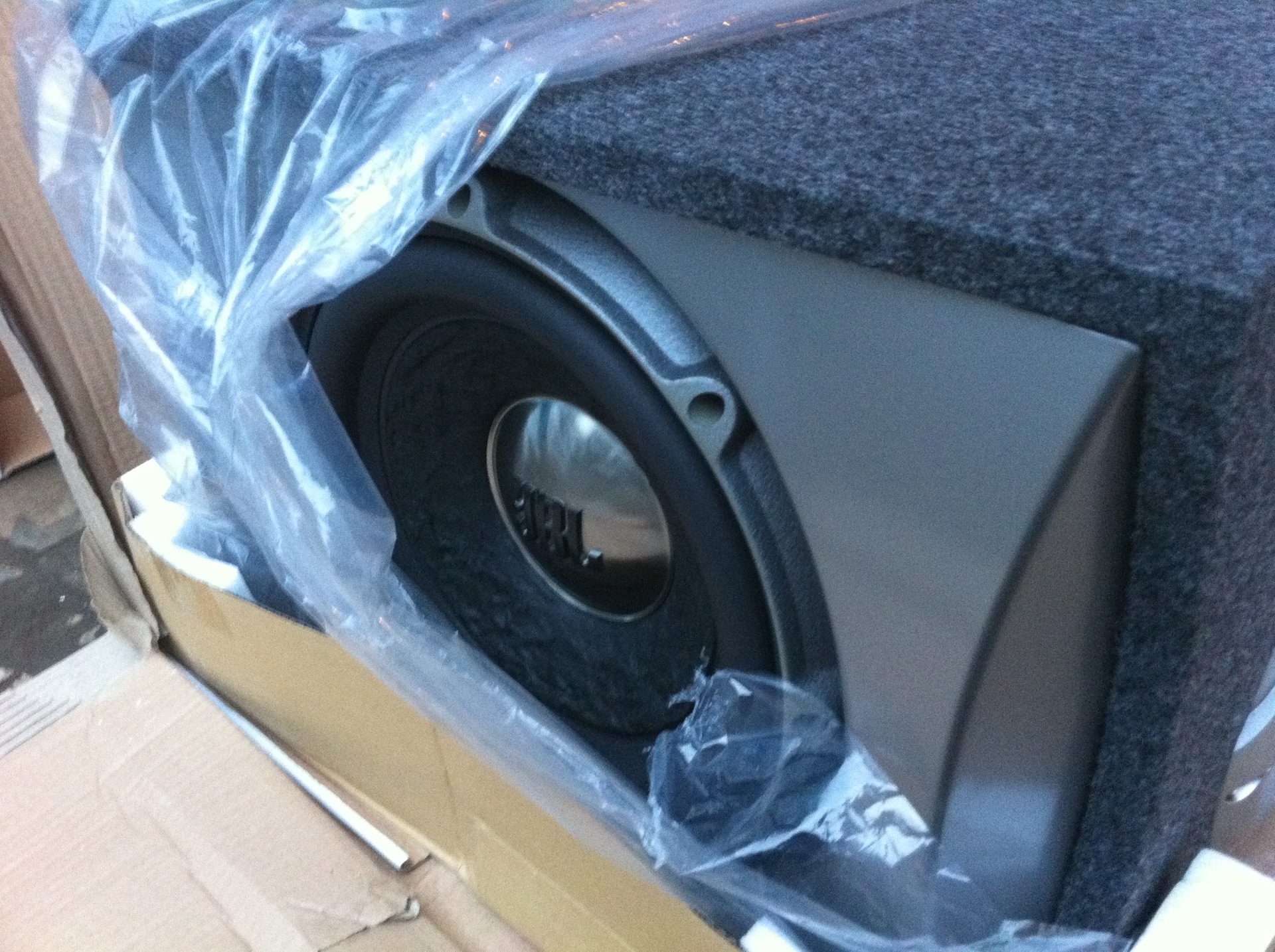 Скоро... Повністю завантажено JBL PowerSeries 1