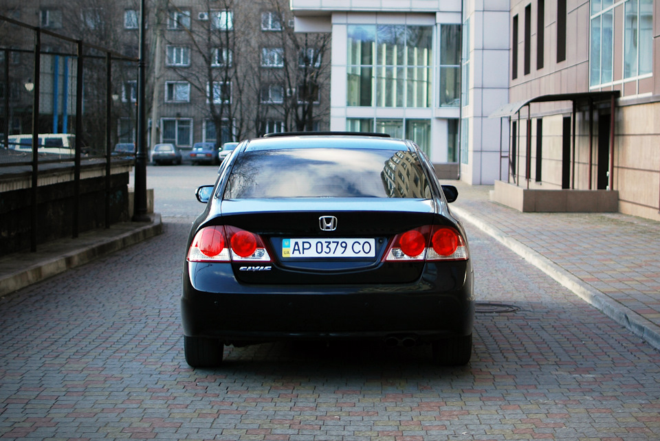 Установка нового заднего шильдика Honda 4