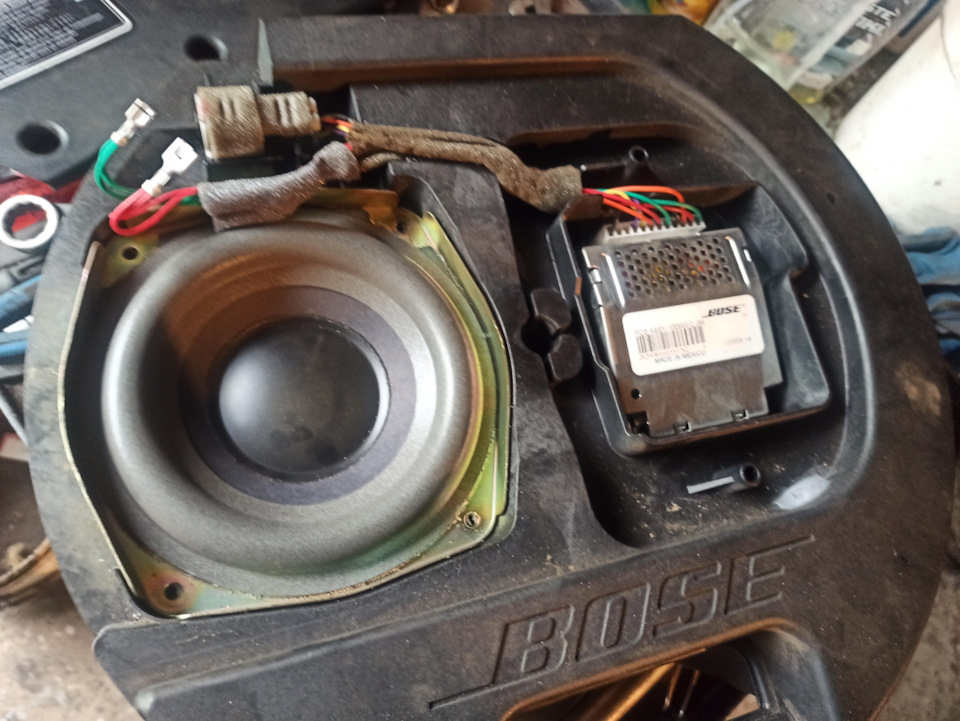 Сабвуфер BOSE у докатку 1