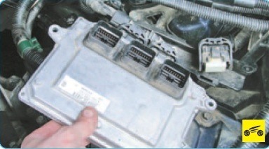 заміна опори коробки передач Honda civic 4d 2