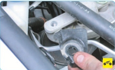 заміна опори коробки передач Honda civic 4d 4