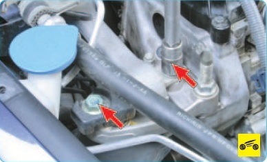 заміна опори коробки передач Honda civic 4d 3