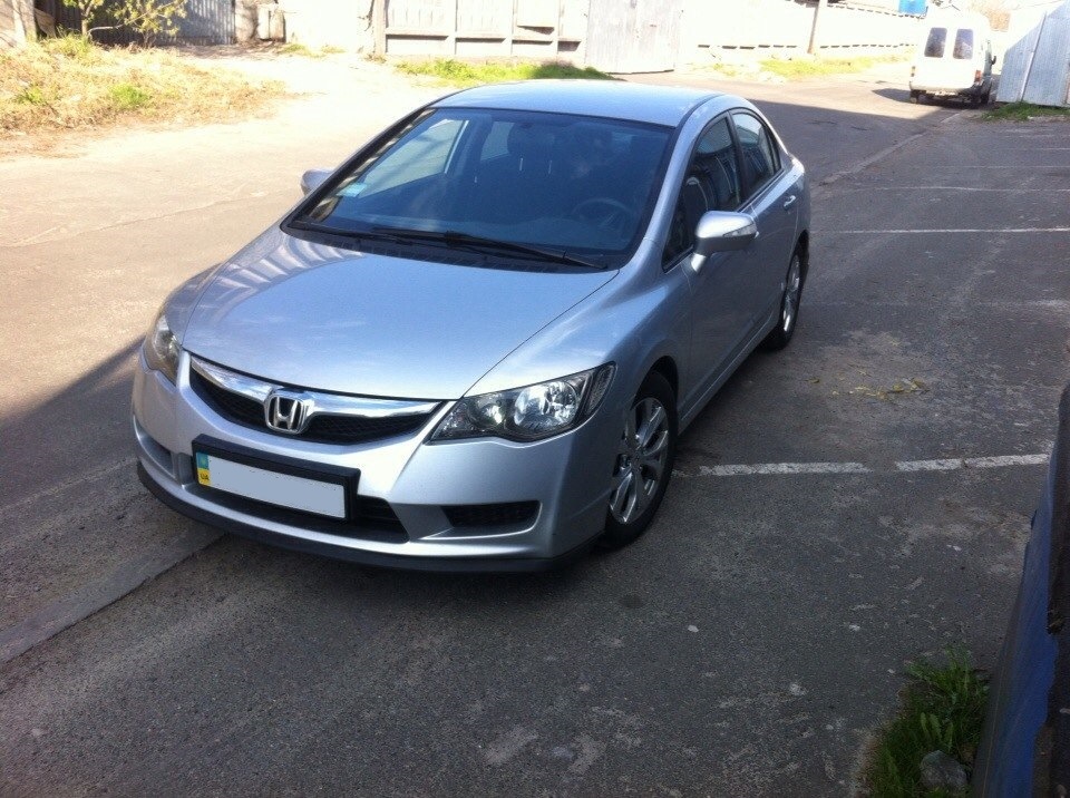 Це моя машина, а ім'я їй Honda 5