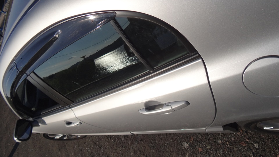 Mugen Side Window Deflectors & Feel's Mirror Visors 4