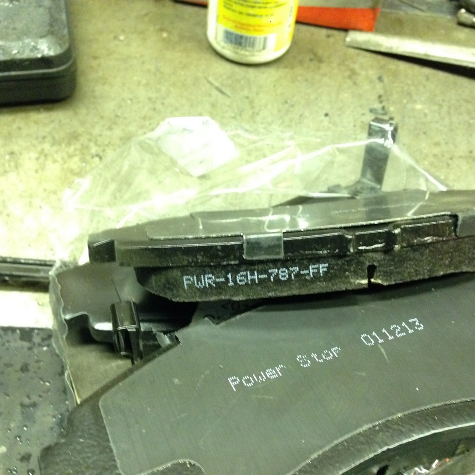 Передні гальмівні колодки Power Stop Z16 Ceramic 4