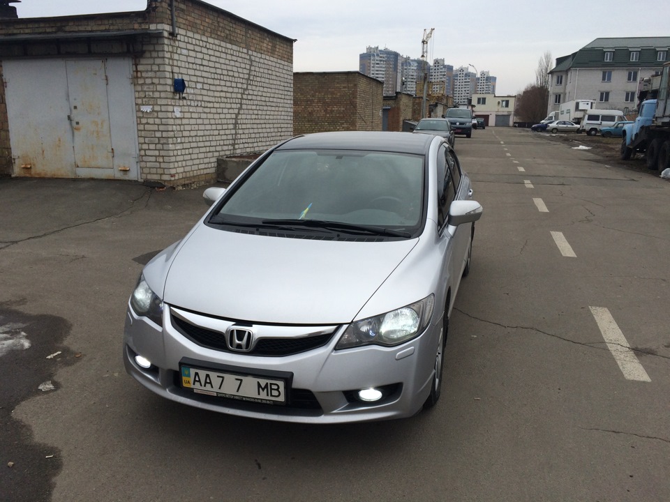 Встановлення активного сабвуфера в Honda Civic 4D 1