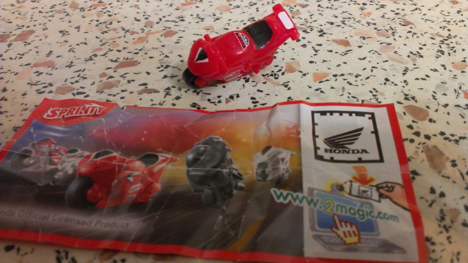Іграшка Honda у Kinder 4