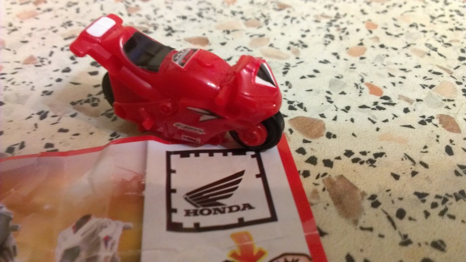 Іграшка Honda у Kinder 3