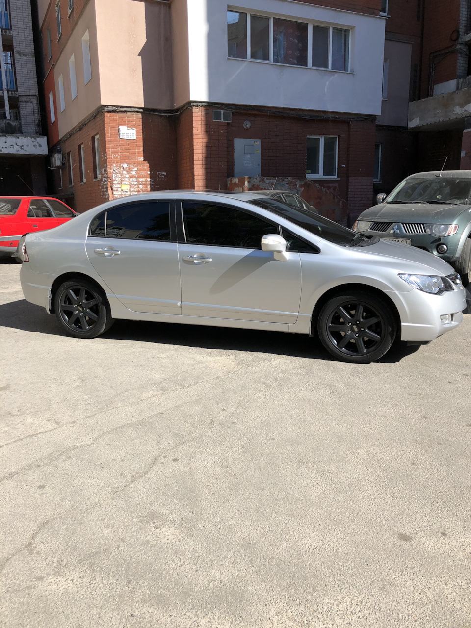 Чорні диски сірий цивік 1