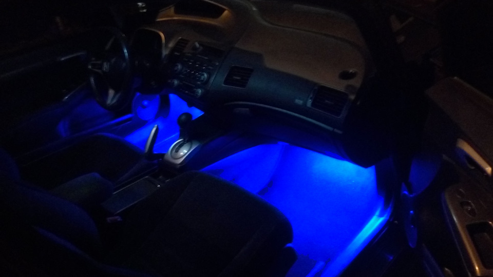 Підсвічування зони ніг, багажника civic 4d 4