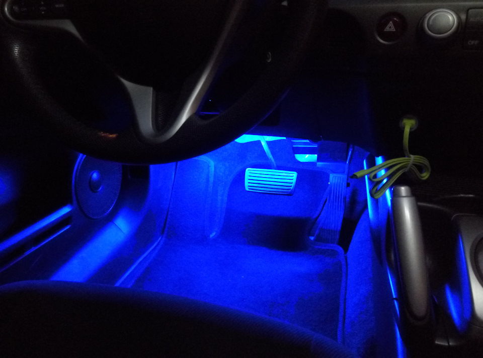 Підсвічування зони ніг, багажника civic 4d 1