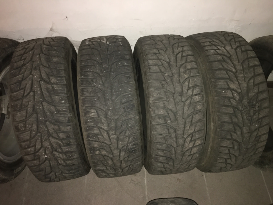 Продам зимову гуму Hankook 4