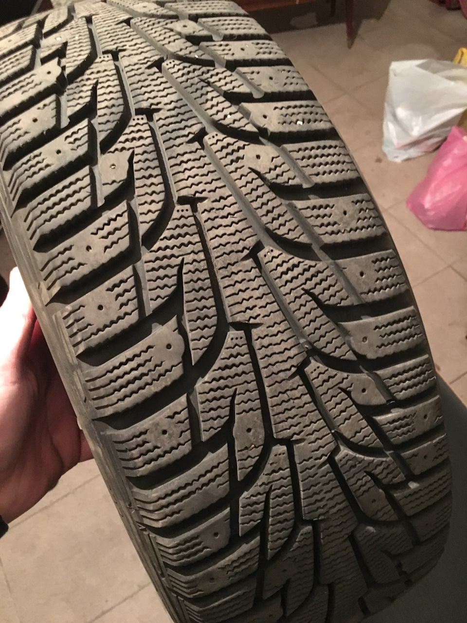 Продам зимову гуму Hankook 1