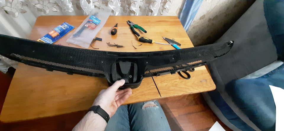 Сітка в радіаторну решітку. 2
